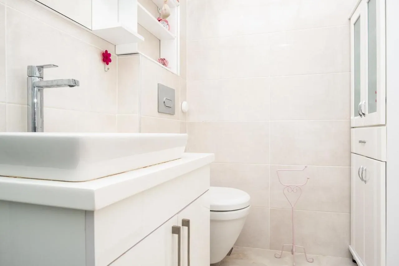 Central Flat Near Trendy Attractions In Kadikoy Istambul Appartement